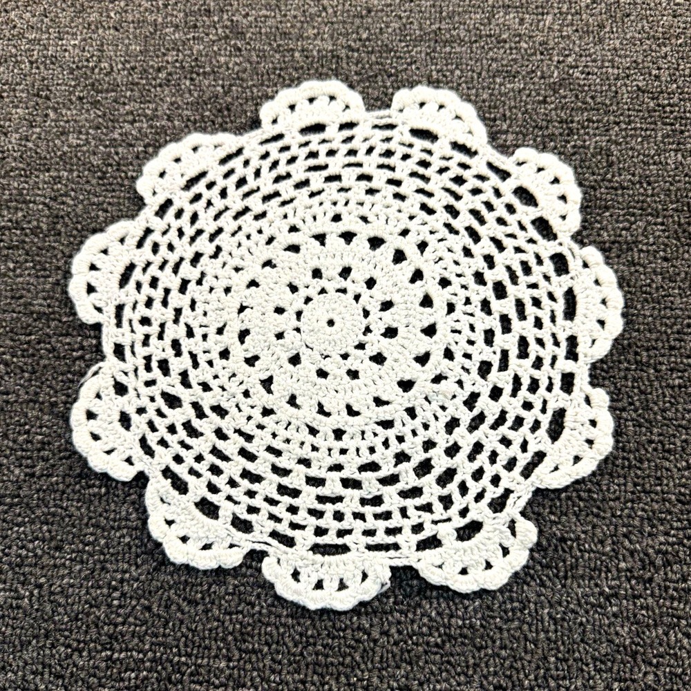 Handmade White Crochet Round Lace Doily Scalloped Edge Approx 9 in